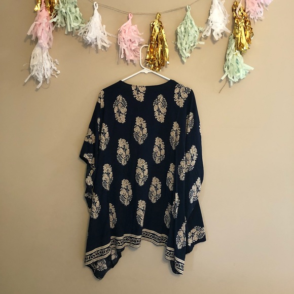 Blue and Gold Leaf Kimono - Picture 3 of 3